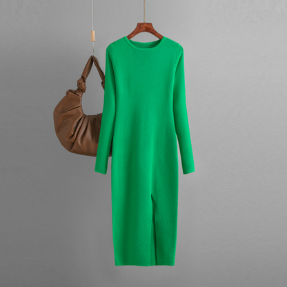 Carmine Juneberry long sleeve knitted backless round neck dress for autumn and winter, featuring a stylish, cozy design.