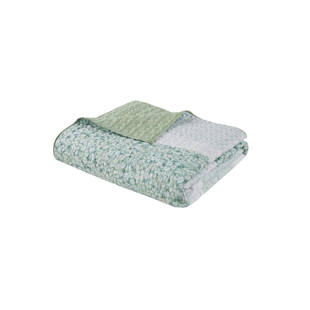 Start2Finish 4-piece seersucker quilt set with matching throw pillow, featuring lightweight, textured fabric in soft, soothing colors.