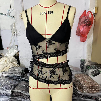 Pear Daisy lace-stitched backless small sling women V-neck tank top underwear, featuring delicate lace details and a sleek design.