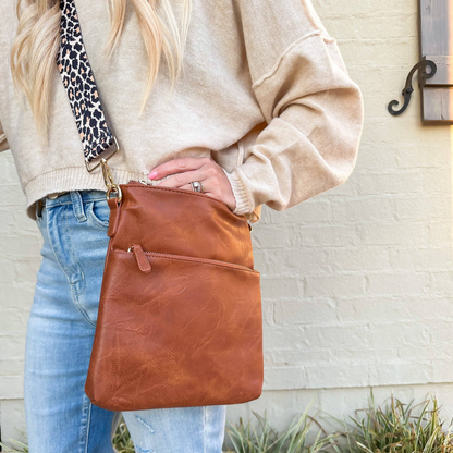 Start2Finish Chloe Crossbody accessory with customizable strap, featuring sleek design and adjustable strap for versatile styling.