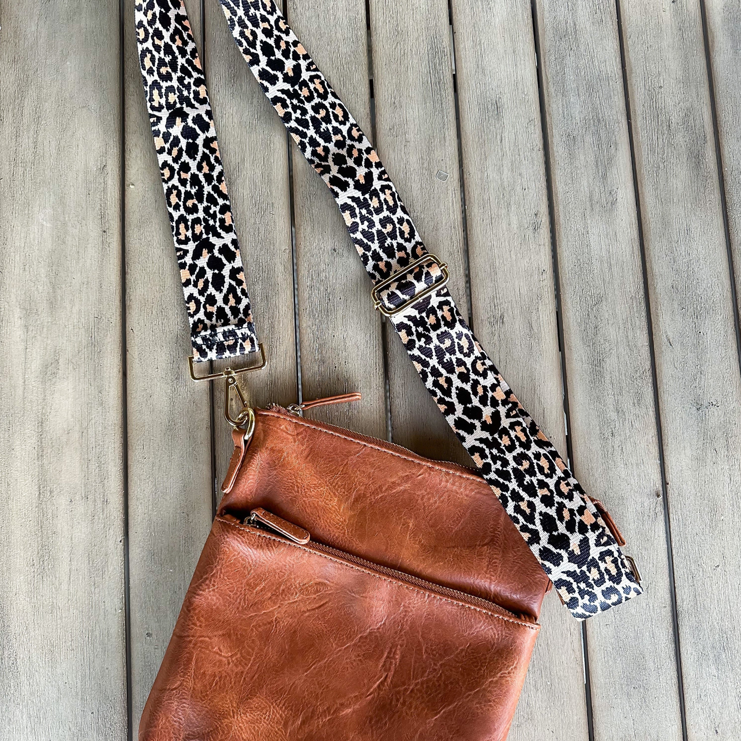 Start2Finish Chloe crossbody bag with adjustable strap, showcasing versatile accessory and stylish design.