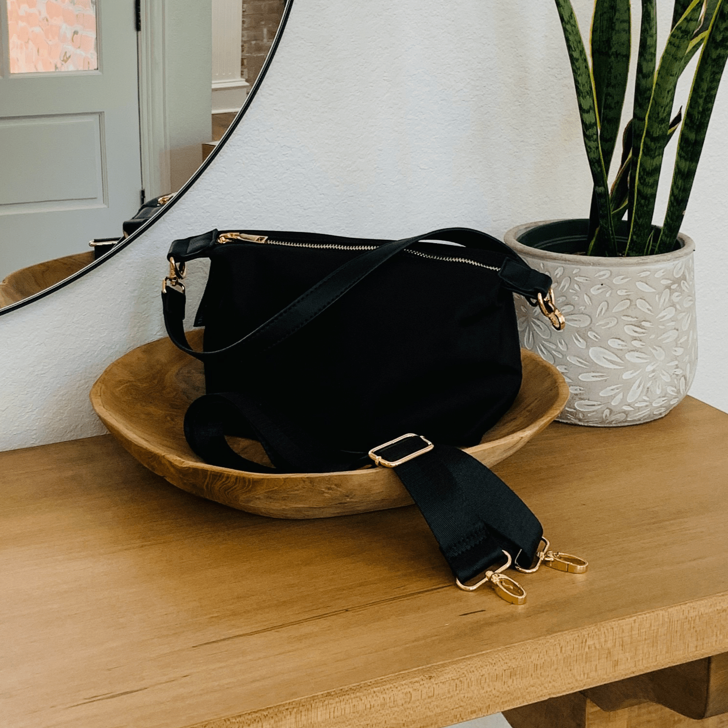Start2Finish Everly Crossbody bag with adjustable strap and sleek design, perfect for accessories and everyday use.