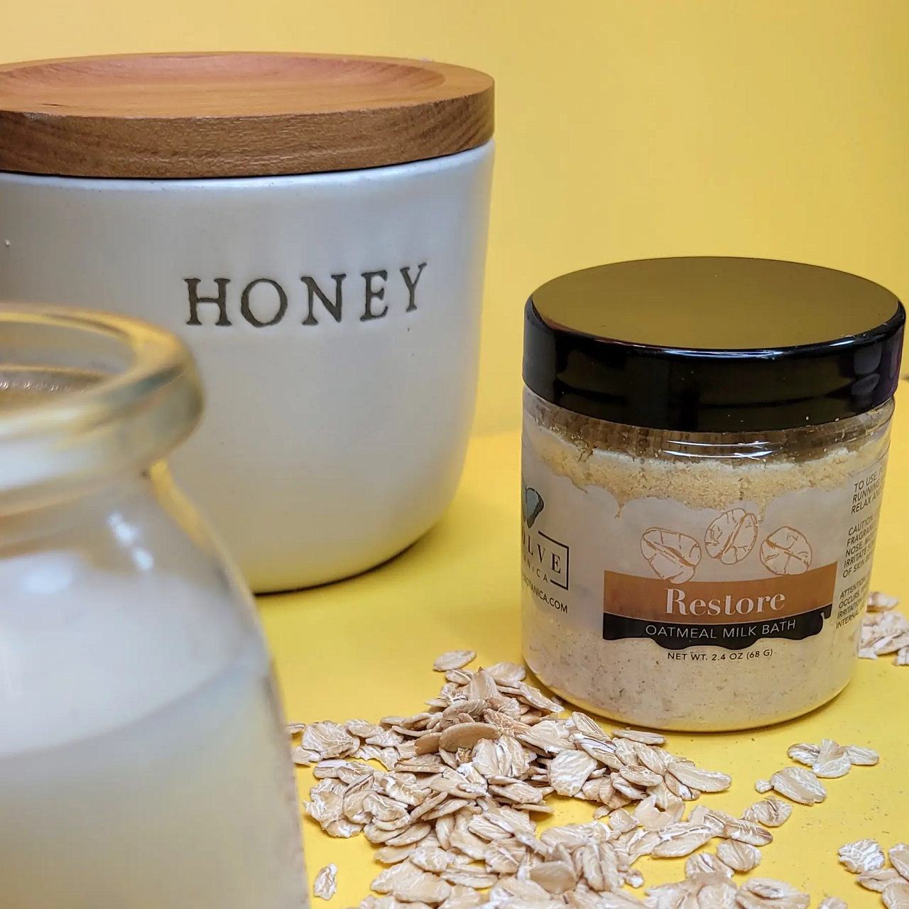 Start2Finish Milk Bath - Restore (Oatmeal) Mini for soothing bath and body care, featuring oatmeal in a compact container.