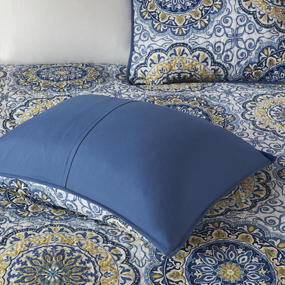 Start2Finish 6-piece reversible quilt bedding set with matching throw pillows, featuring stylish patterns and cozy fabric.