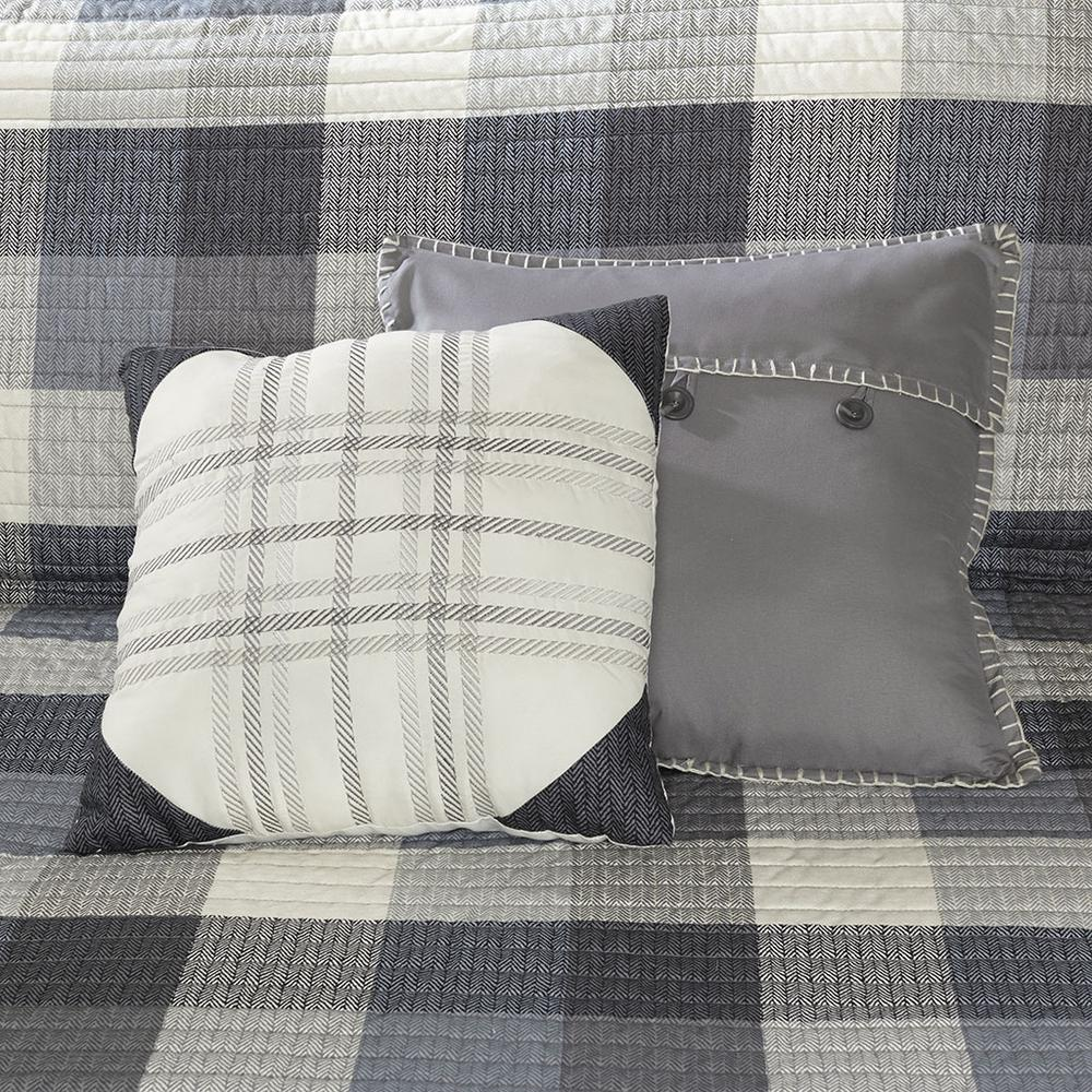 Start2Finish 6-piece printed herringbone quilt bedding set with matching throw pillows, featuring a stylish and cozy design.