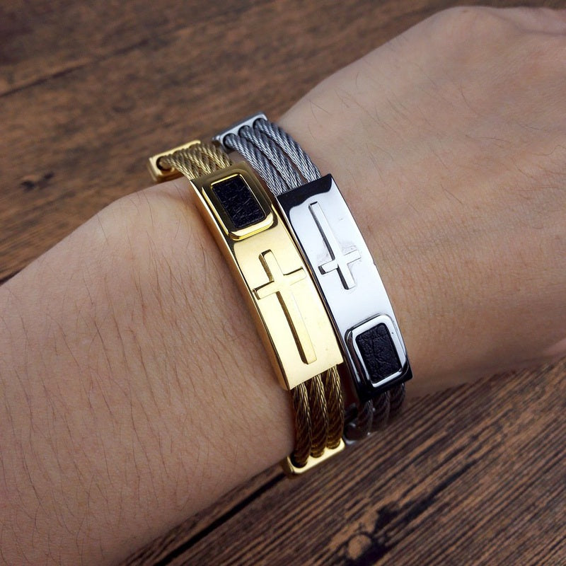 Fuchsia Molly titanium wire bracelet with sleek, minimalist design and polished finish, suitable for stylish everyday wear.