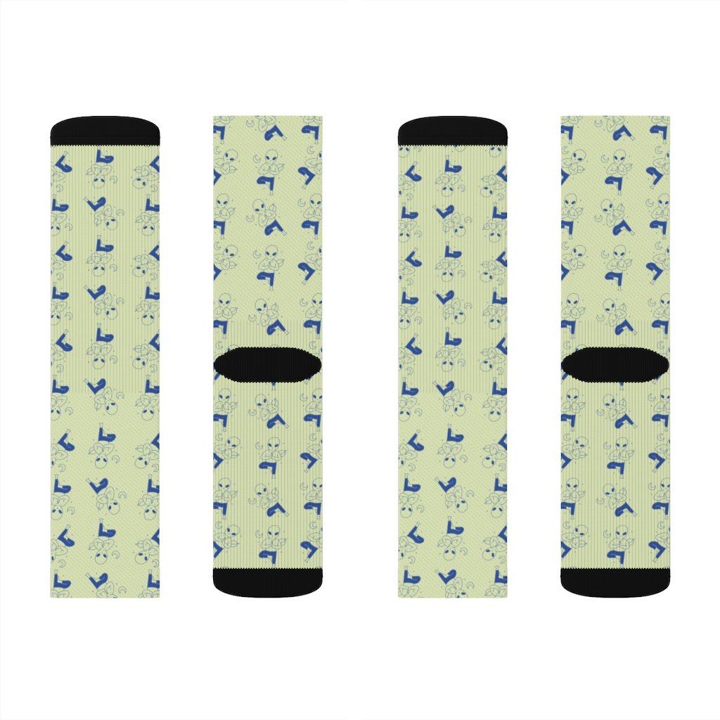 Yellow Pandora alien-themed yoga socks featuring colorful, stretchy fabric with fun alien print and comfortable fit.