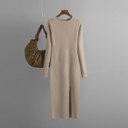 Carmine Juneberry long sleeve knitted backless round neck dress in autumn and winter, featuring a stylish and warm design.