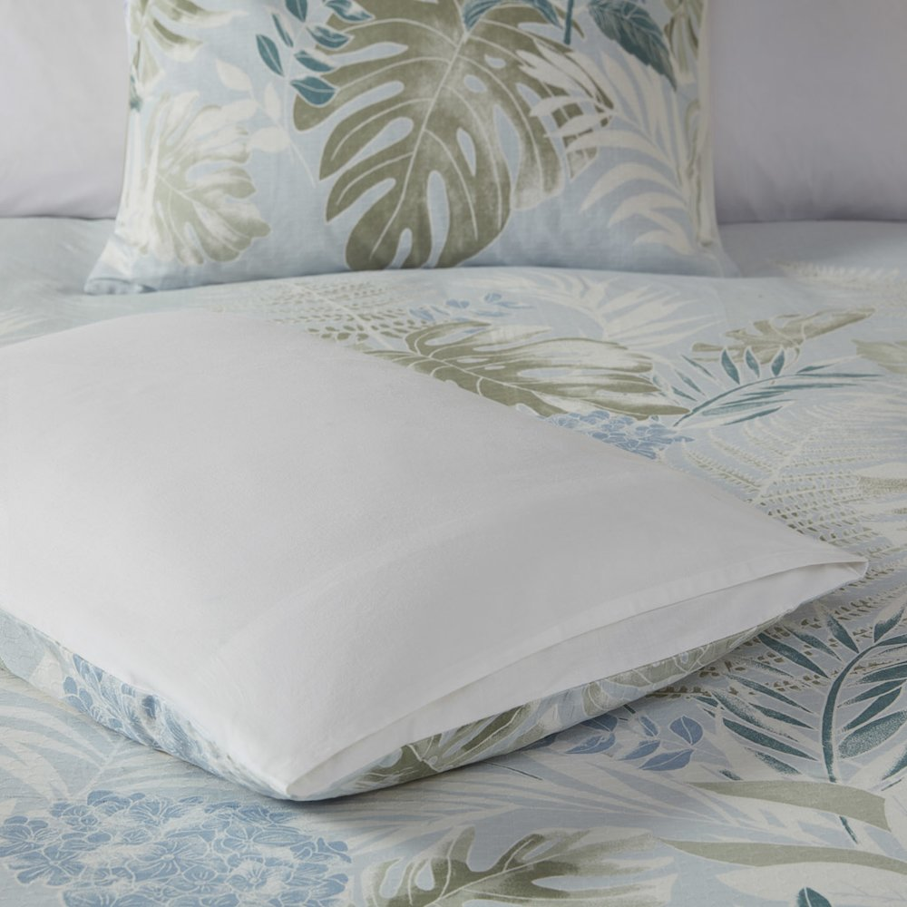 Start2Finish 5-piece cotton duvet cover set with matching throw pillow, soft and breathable bedding for a cozy bedroom look.