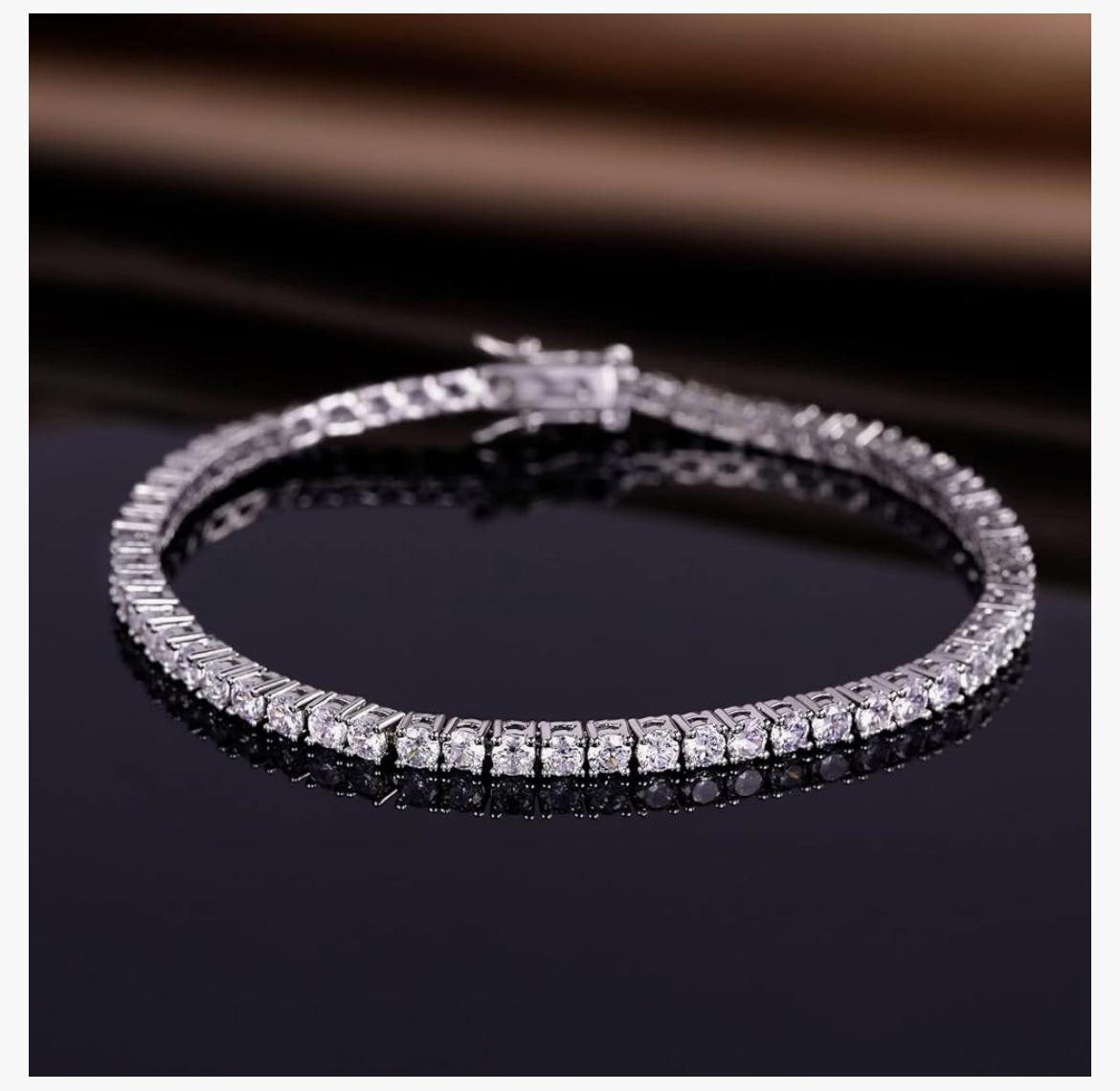 Start2Finish 3.00 CTW AGI Certified Lab-Grown Diamond Tennis Bracelet in 14K yellow or white gold, G/VS clarity, detailed close-up