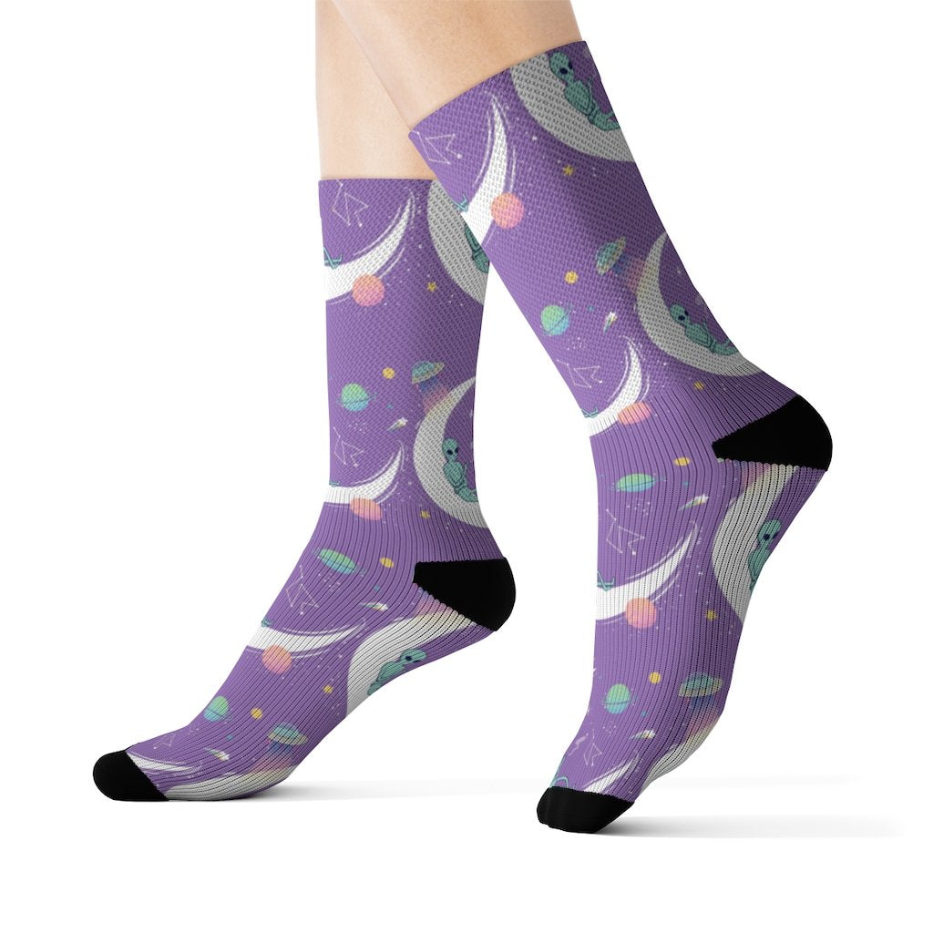 Yellow Pandora Alien Chilling Socks featuring a fun alien design, soft fabric, and comfortable fit.