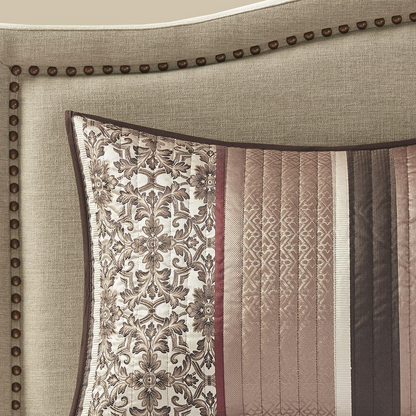 Start2Finish 5-piece Jacquard quilt bedding set with decorative throw pillows, featuring intricate woven patterns and coordinating accents.
