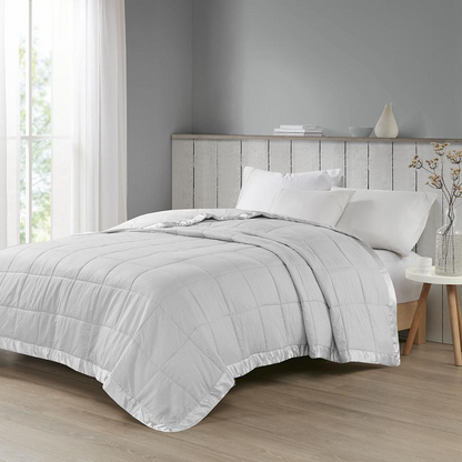 Start2Finish oversized down alternative bedding blanket with satin trim, soft and plush for cozy bedroom decor.