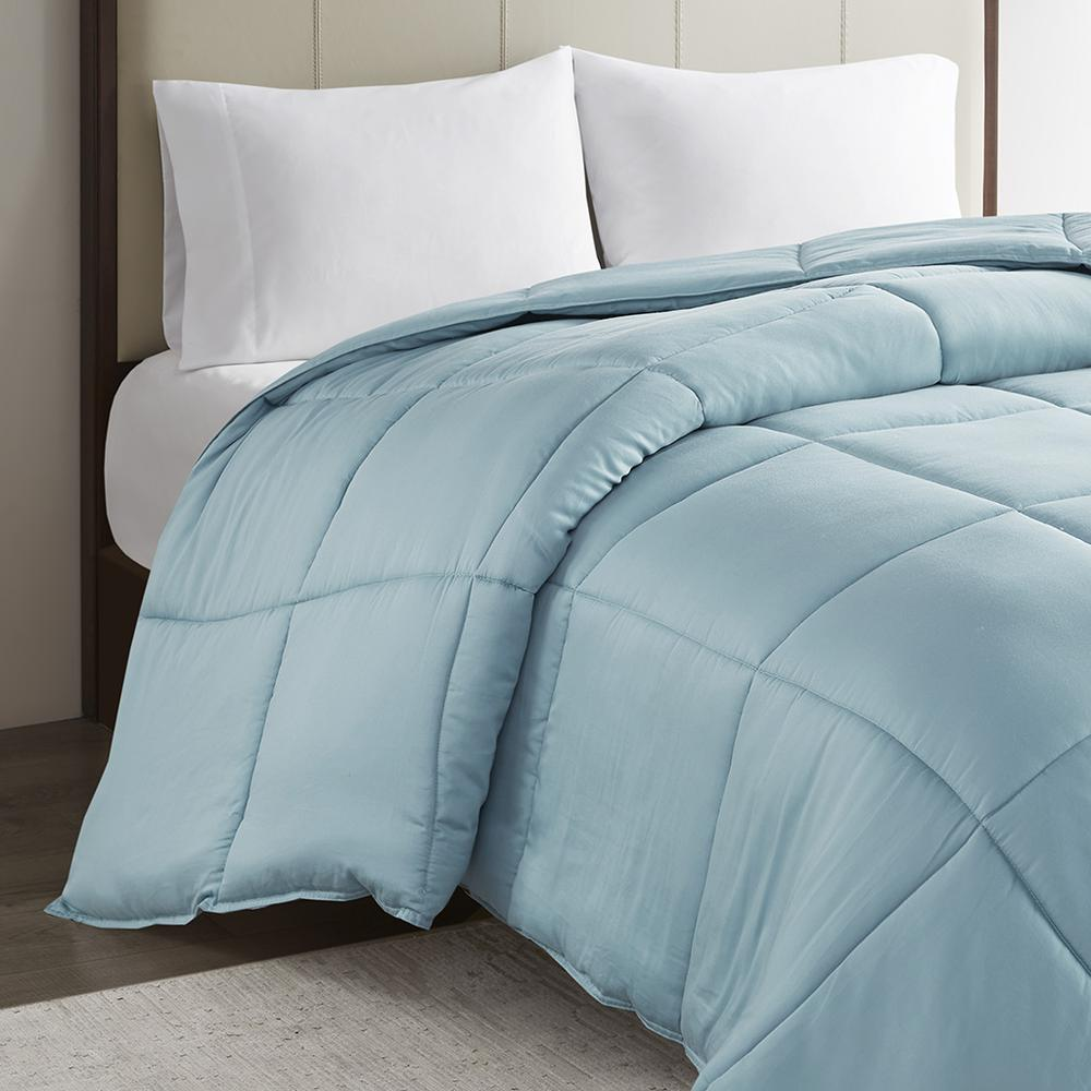 Luxurious Start2Finish 300 thread count cotton shell down alternative comforter with plush, soft bedding for restful sleep.