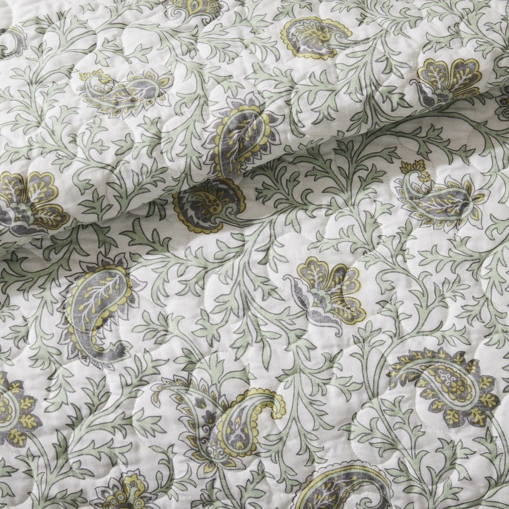 Start2Finish 6-piece cotton percale quilt bedding set with matching throw pillows, featuring a crisp, lightweight fabric design.