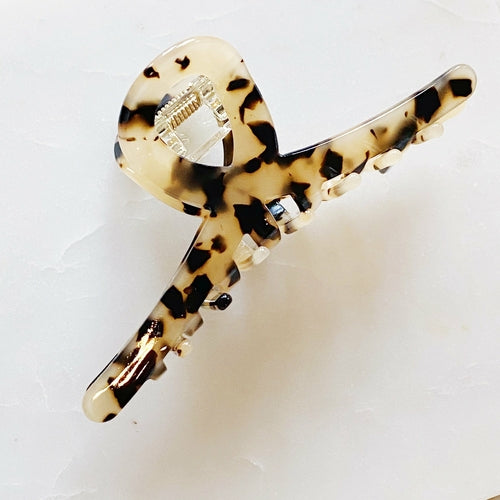 Fuchsia Hercules Barely There Hair Claw in gold with sleek, minimalist design for secure hair styling and easy wear.