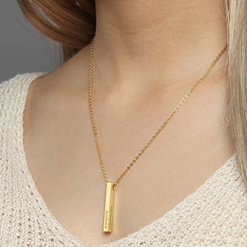 Personalized Green Millie mother necklace with four side bars and kids&