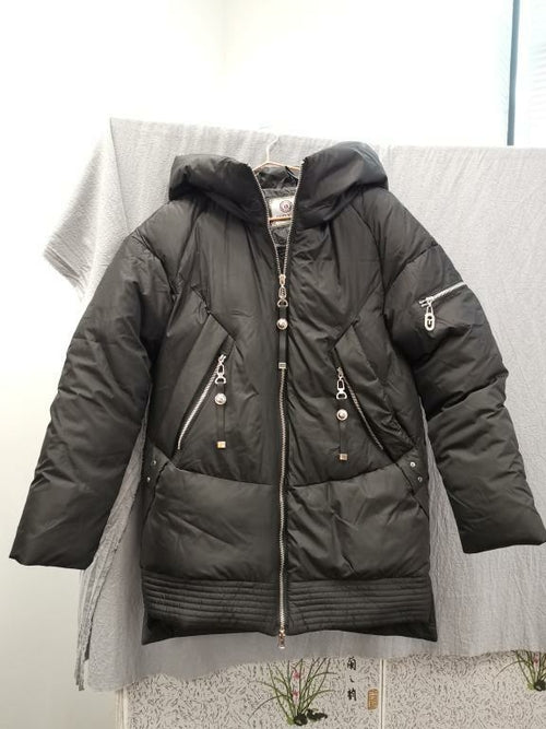 Women’s jade casual hooded winter coat parka with zipper pockets, padded jacket, perfect for cold weather.