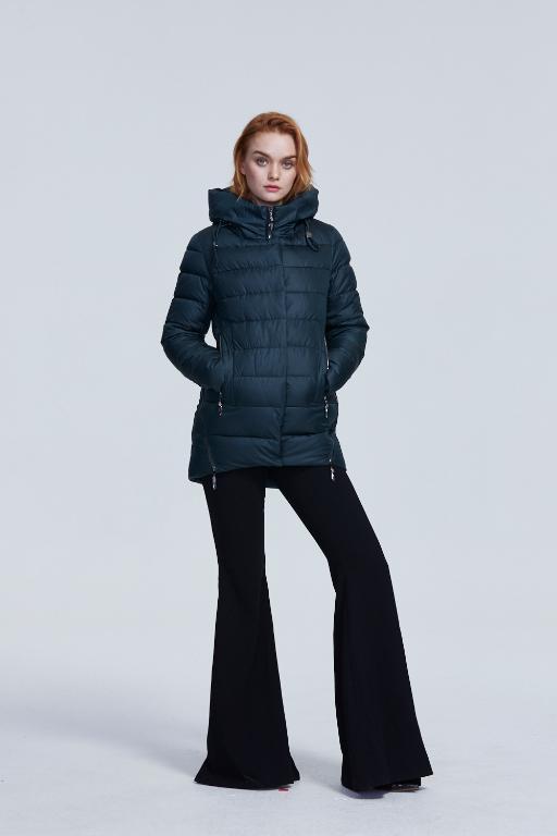 Women’s warm hooded winter coat by Jade, casual jacket with a cozy fit and stylish design, suitable for cold weather.