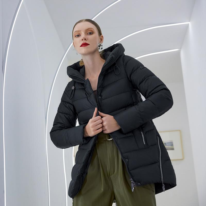 Women’s warm hooded winter coat by Jade, casual jacket with a cozy hood, suitable for cold weather and winter outings.