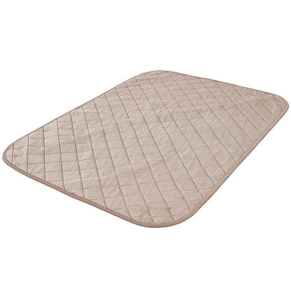 Natural bamboo fiber dog training pad from Maroon Asteria, designed for pets, with a soft, absorbent surface and fixed-point support.