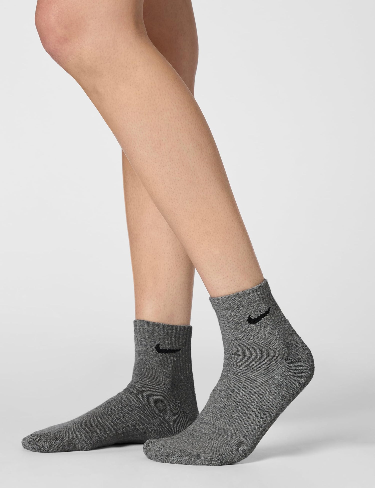 Nike Unisex Adult Everyday Cushioned Training Ankle Socks (6-Pack) | Mens and Womens
