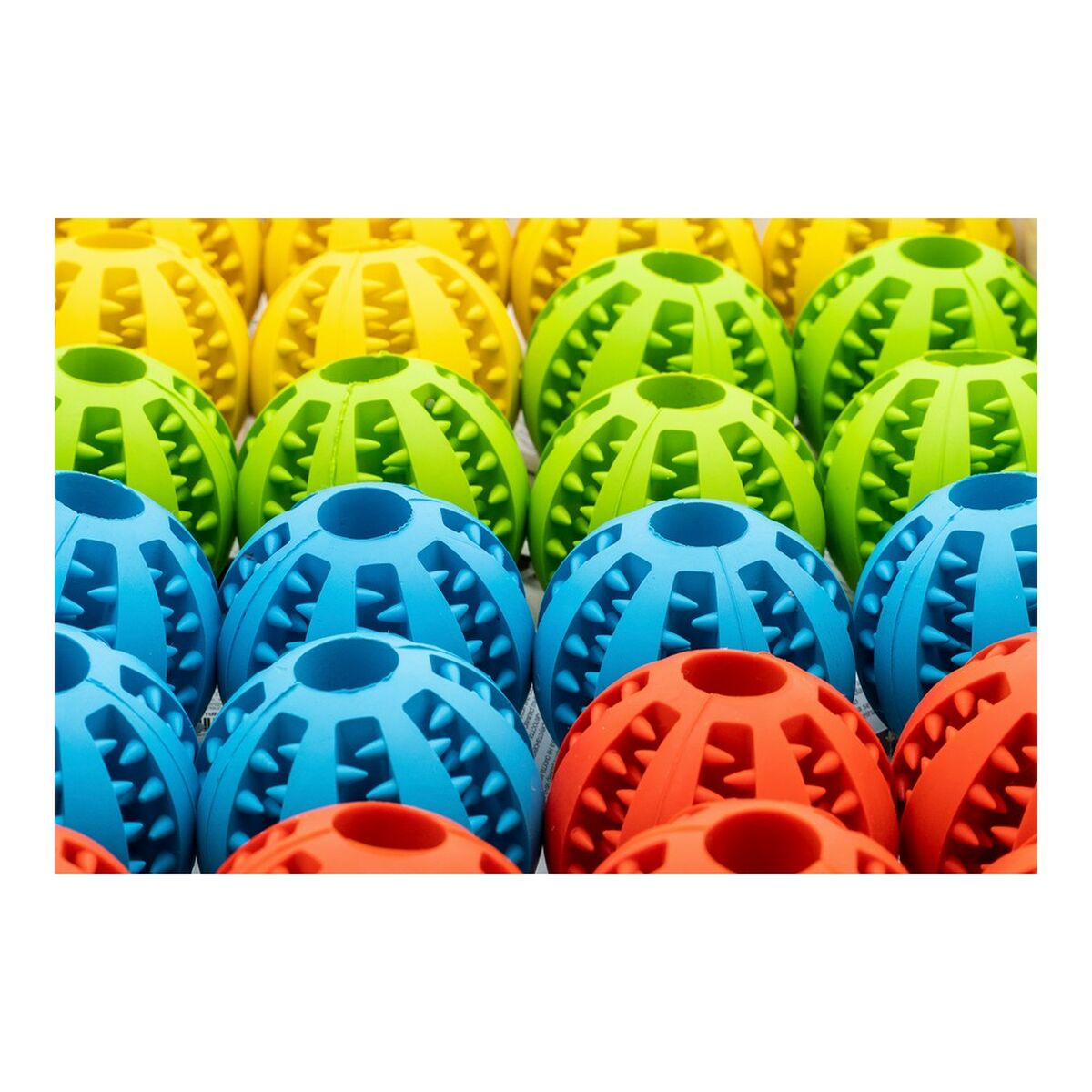 Small Gloria Dental Care dog toy in assorted colors, 5 cm size, made for pets to chew and help maintain dental health.