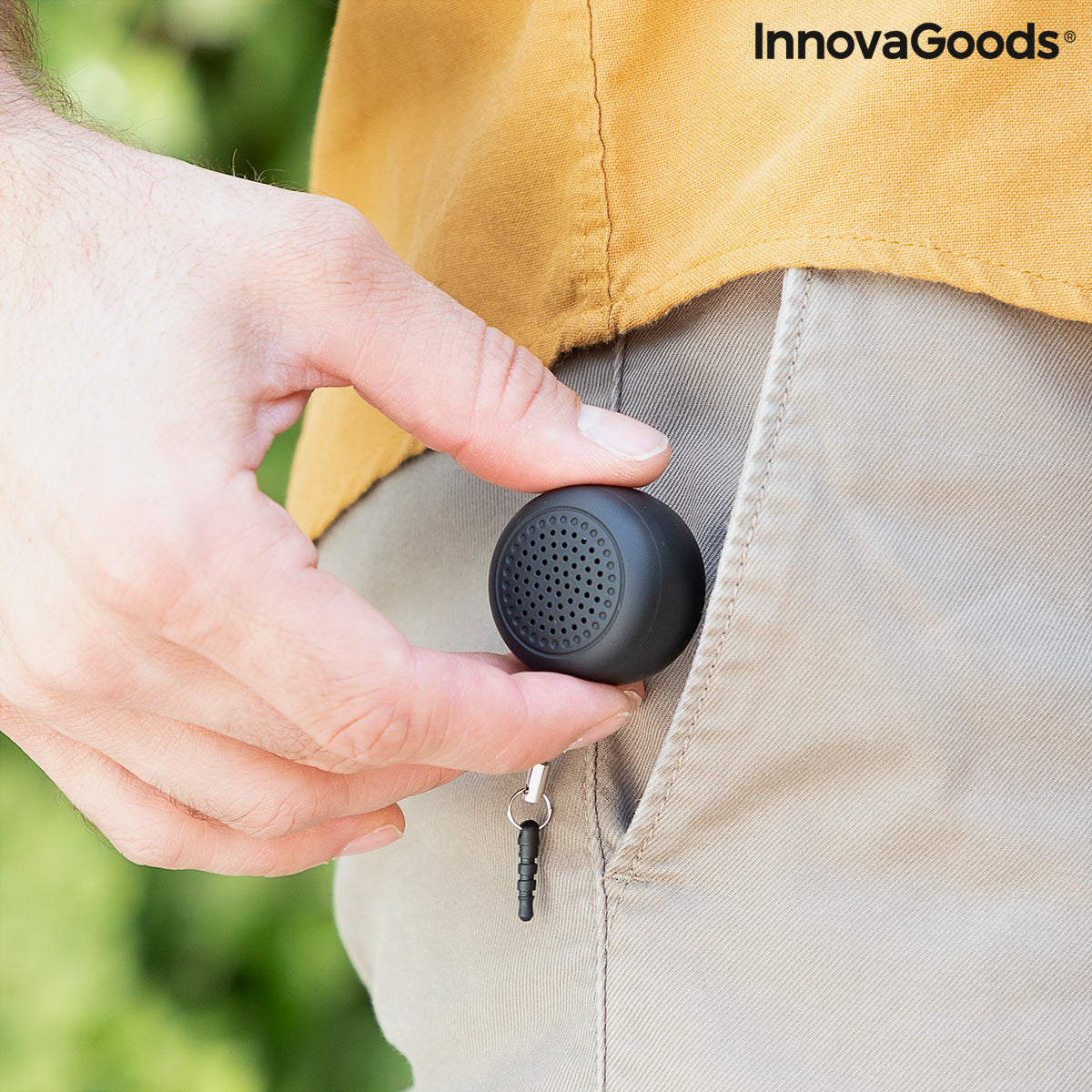 Rechargeable portable wireless mini speaker from Miund InnovaGoods, compact consumer electronics with built-in Bluetooth connectivity.