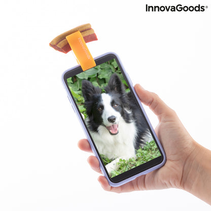 Pet selfie clip from Pefie InnovaGoods by Bigbuy, attached to a smartphone for capturing pet photos.