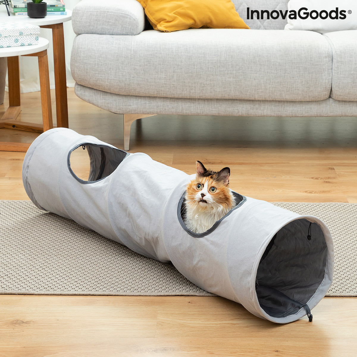 Collapsible pet tunnel by Funnyl InnovaGoods for cats and small dogs, featuring bright colors and flexible design for play and exercise.