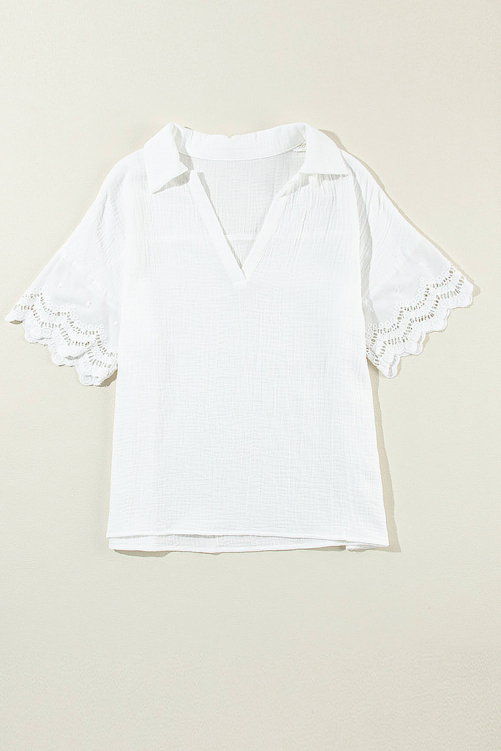 White crinkled lace splicing blouse with collar and V-neck from Carmine Juneberry, stylish tops and blouses for women.