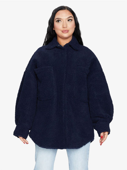Rose Eleusis oversized patch pocket Borg teddy shacket with chunky fabric, featuring a cozy, oversized jacket style with patch pockets.
