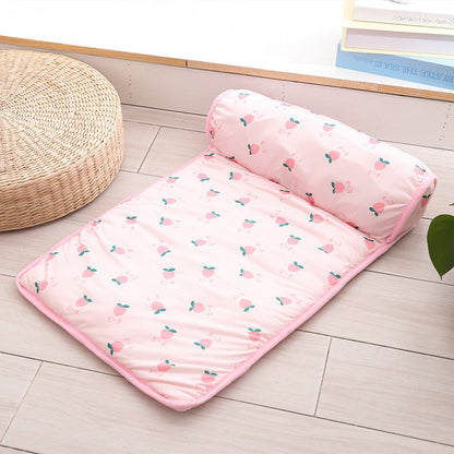 Cooling dog and cat bed by Maroon Asteria, breathable summer pet blanket and blanket for pets, ideal for hot weather.