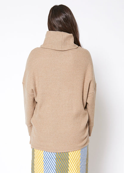 Camel women&