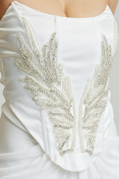 Close-up of the White Amphitryon Georgina women&