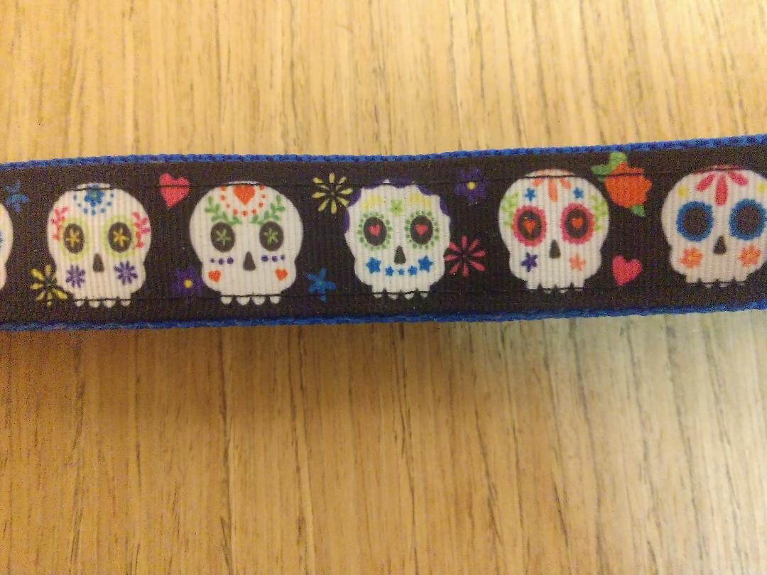 Blue and black sugar skull pattern leash from Green Thalassa, large size, featuring vibrant skull designs on durable petwear material.
