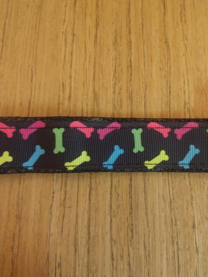 Colorful bones pattern leash for large dogs from Green Thalassa, showcasing vibrant design and durable petwear material.