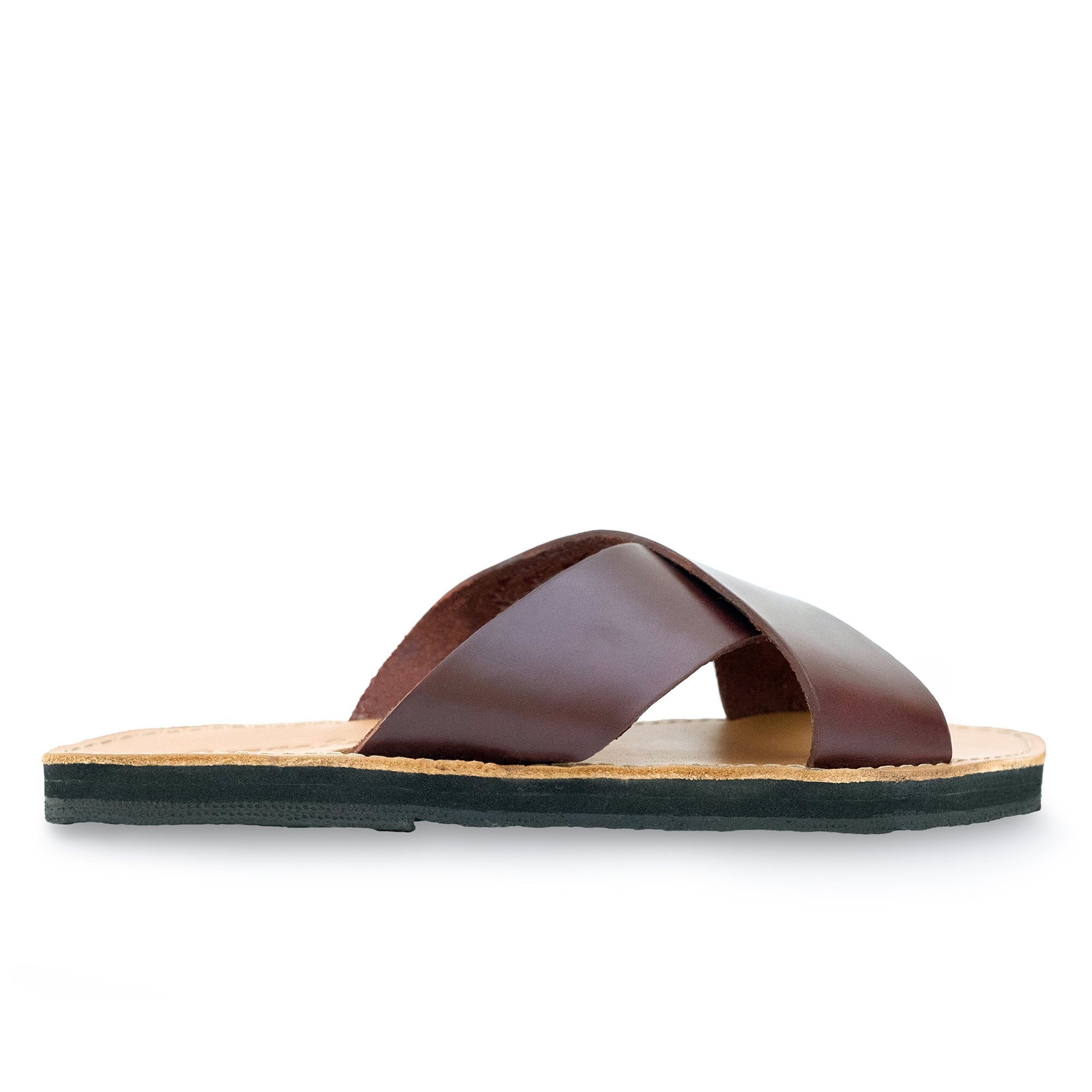 Maroon Perses Constanza footwear with side view, showcasing stylish low-cut design and textured material.