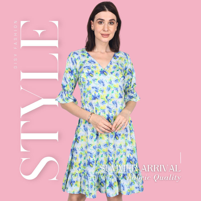 Jade Poppy short dress with a stylish design, featuring a fitted silhouette and trendy details, perfect for casual or semi-formal wear.