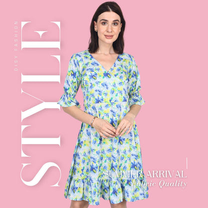 Jade Poppy short dress with a stylish design, featuring a fitted silhouette and trendy details, perfect for casual or semi-formal wear.