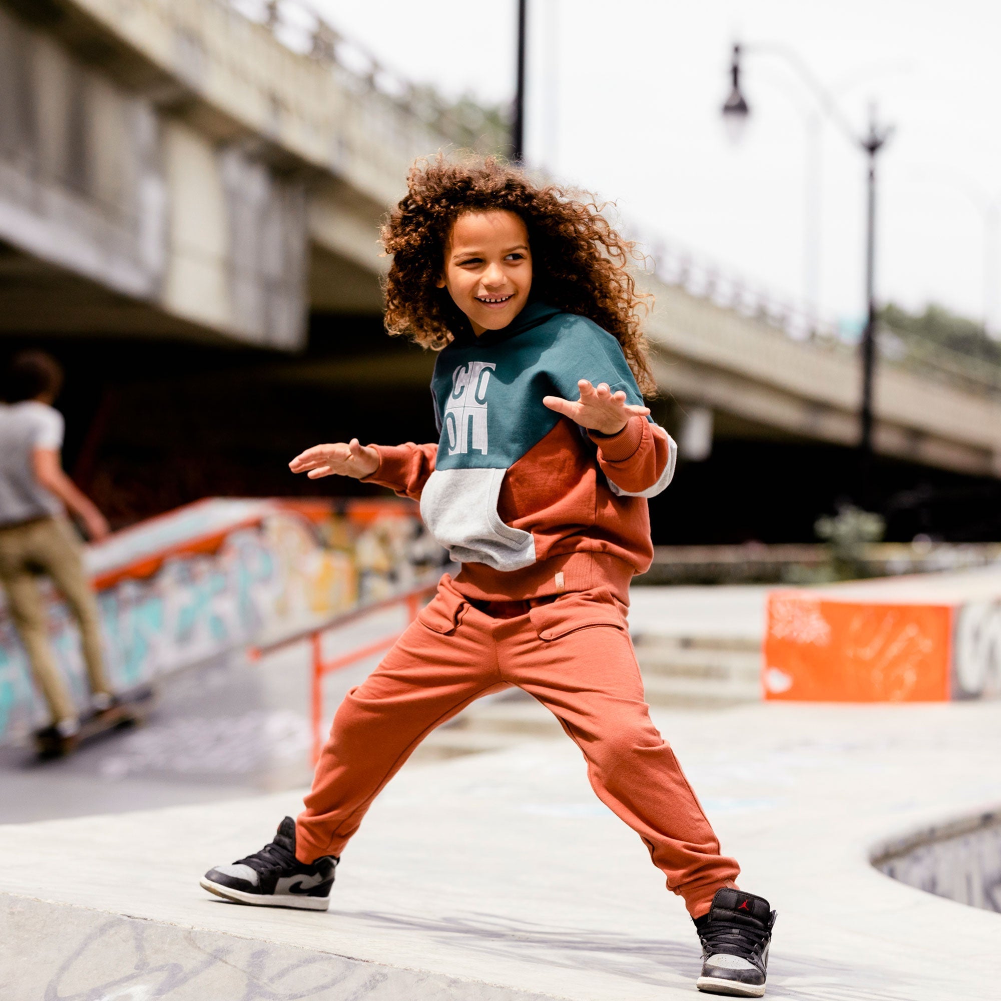 Kids fleece sweatpants in mocha brown by Chocolate Styx, featuring soft fabric and comfortable fit for babies and children.