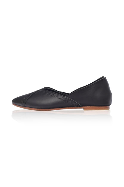 Black leather pointed toe flats for women by Gold Ares, stylish and comfortable footwear with sleek design.