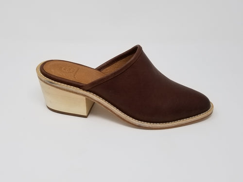 Azure Ophion Foxhill whiskey-colored footwear showing a stylish, casual design with laces and textured sole.