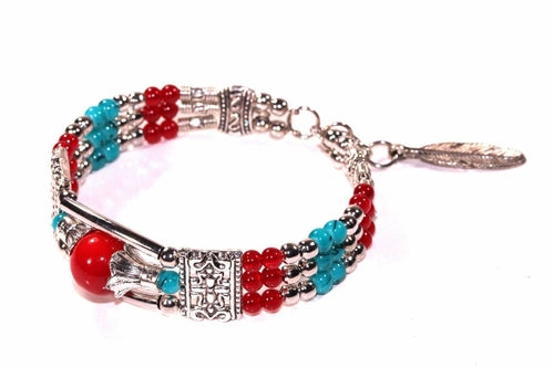 Silver Hestia feather charm and beads bracelet with delicate silver accents, featuring a stylish and lightweight design.