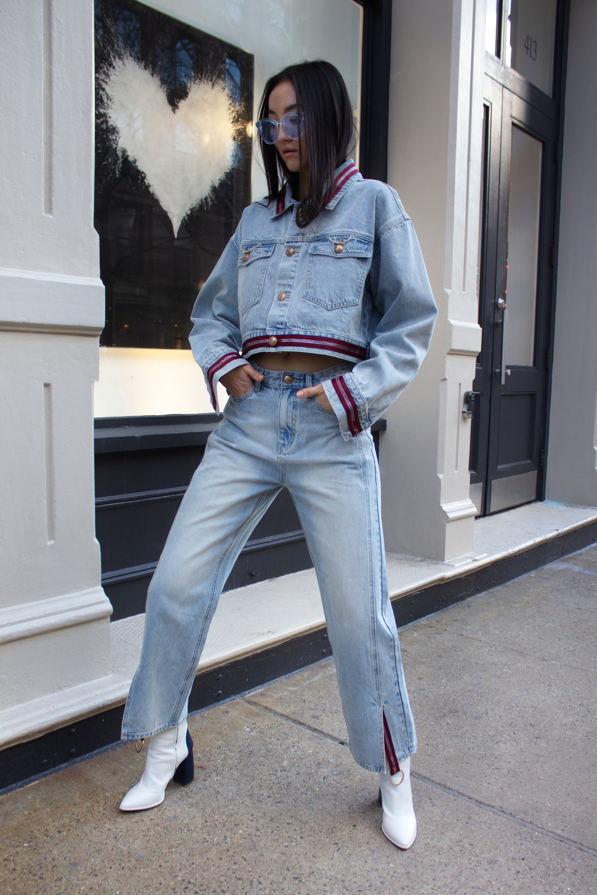 Mauve Daisy Danielle boyfriend jeans for women, relaxed fit denim with classic five-pocket design and distressed details.