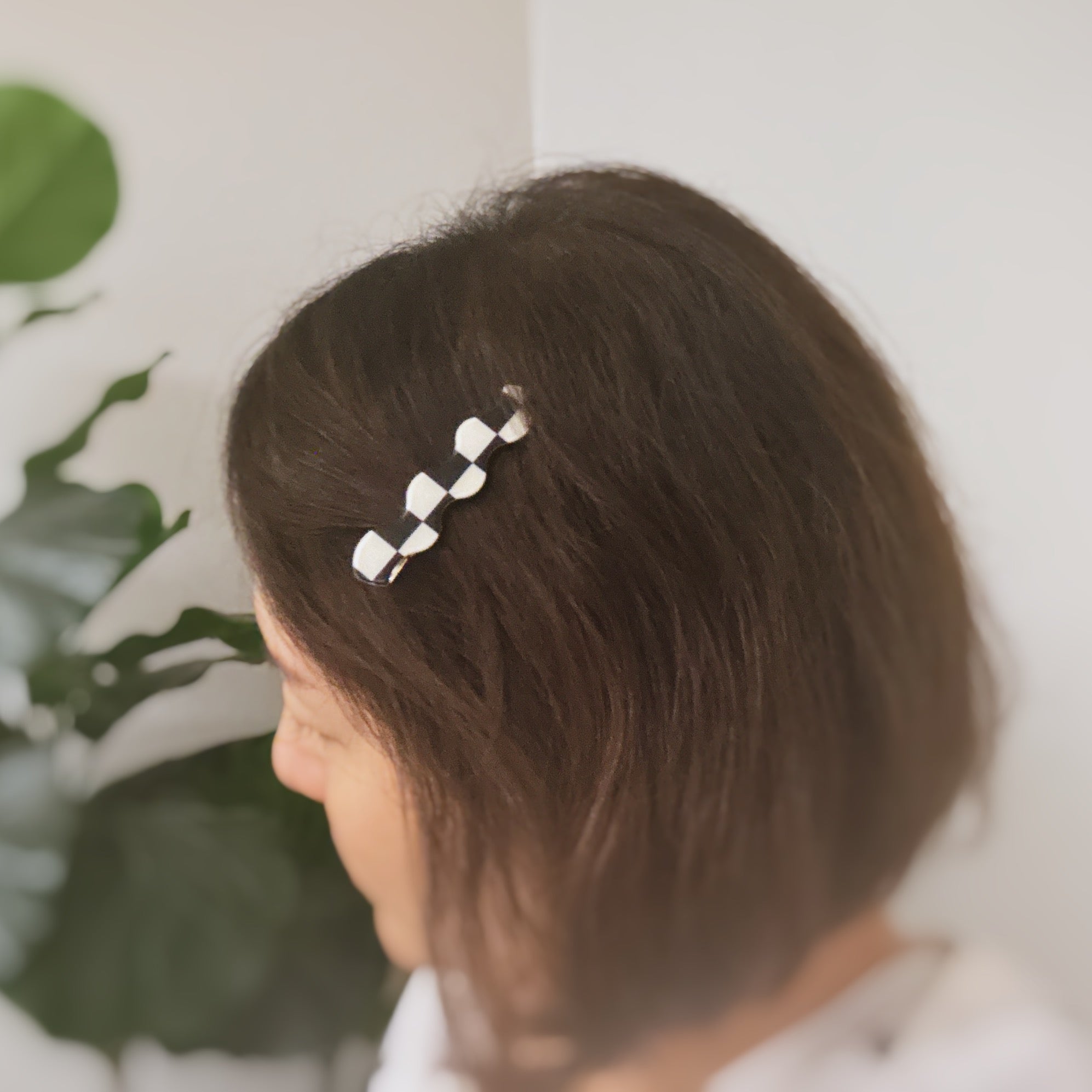 Set of four checkered wavy creaseless hair clips by Fuchsia Hercules, stylish jewelry and hair accessories for everyday wear.