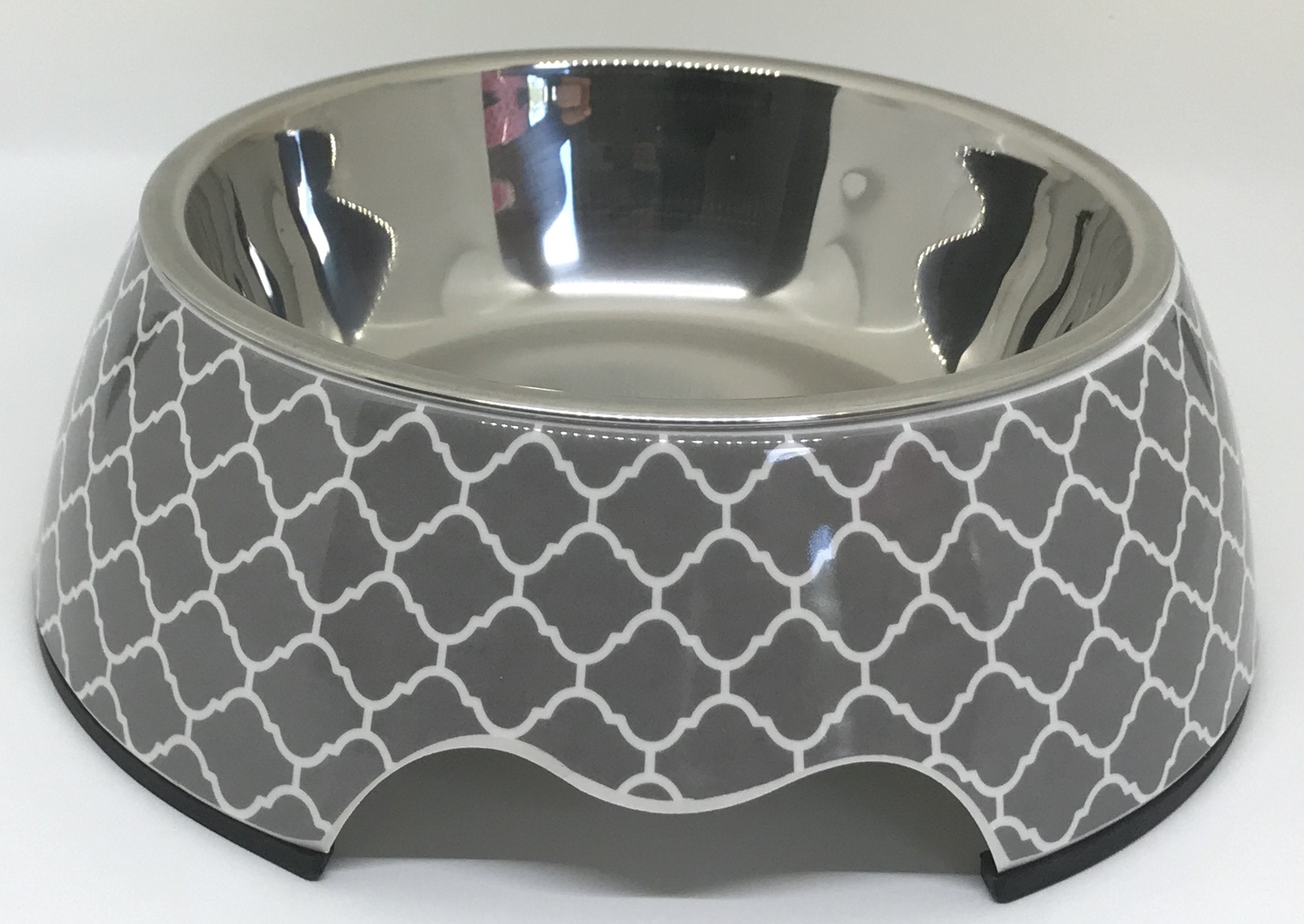 Modern gray medium dog bowl from Plum Semele, made of durable material, suitable for feeding medium-sized dogs.
