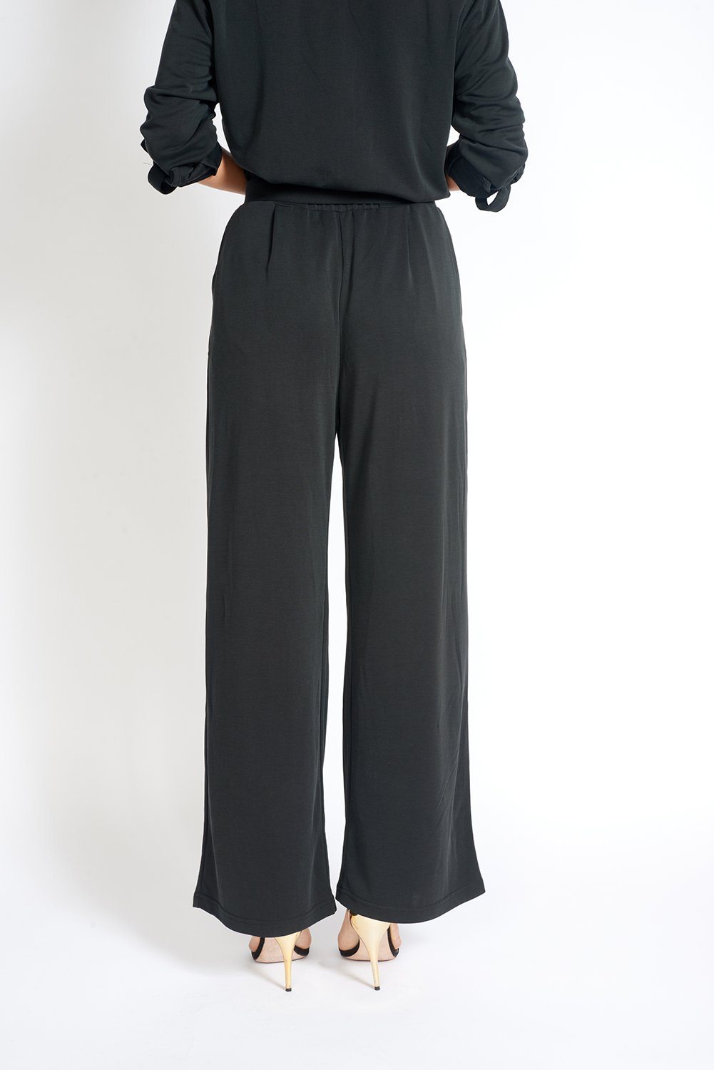Black wide-leg pants from Azure Thanatos, loose-fitting women&