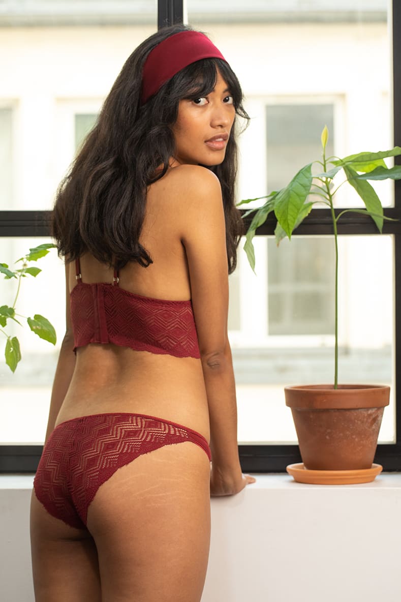 Silver Daedalus Dawa grenat bustier and cotton lace lingerie set, XS, with intricate lace detailing and comfortable fit.