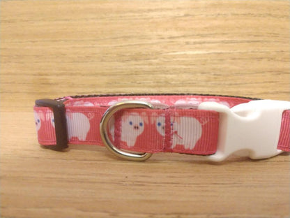 Pink small pig-themed collar for pets from Green Thalassa, featuring a cute pig design on a soft pink strap.